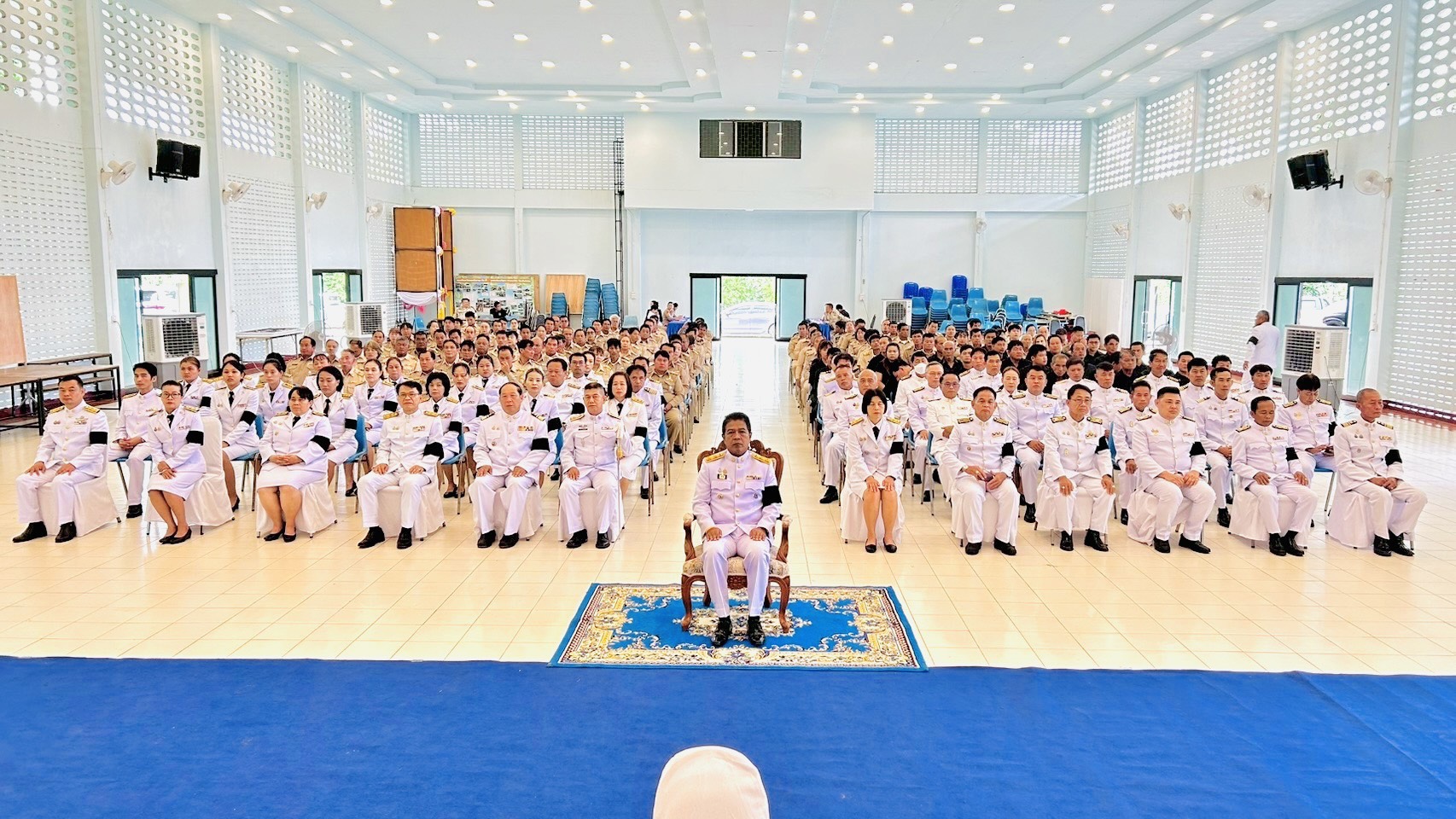 พช.แจ้ห่ม  : ร่วมพิธีถวายน้ำสรงพระศพเบื้องหน้าพระรูปสมเด็จพระเจ้าลูกเธอ เจ้าฟ้าพัชรกิติยาภา นเรนทิราเทพยวดี กรมหลวงราชสาริณีสิริพัชร มหาวัชรราชธิดา และพิธีลงนามถวายความอาลัย
